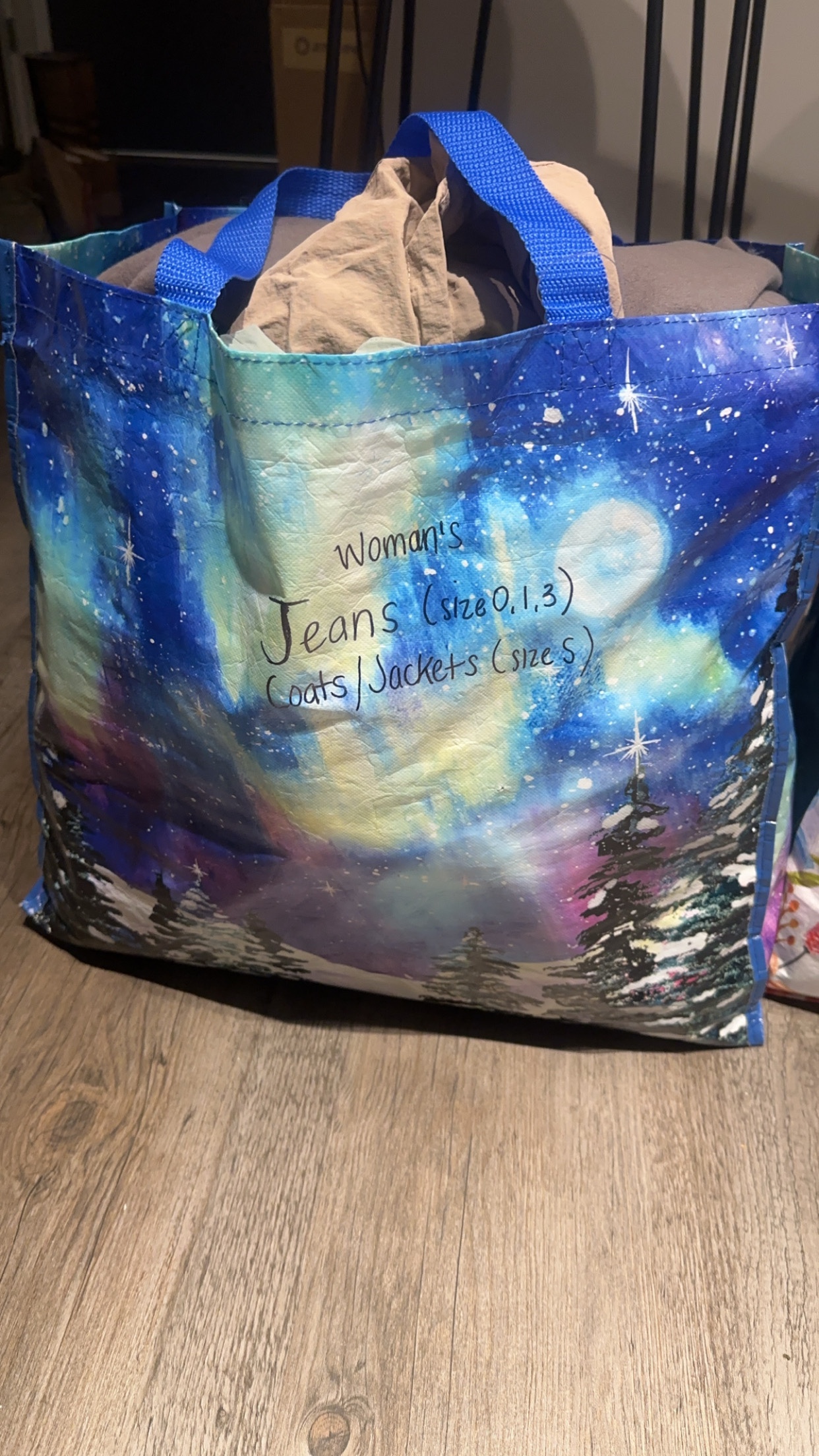 Tote Bag Full of Women's Clothing - photo 3