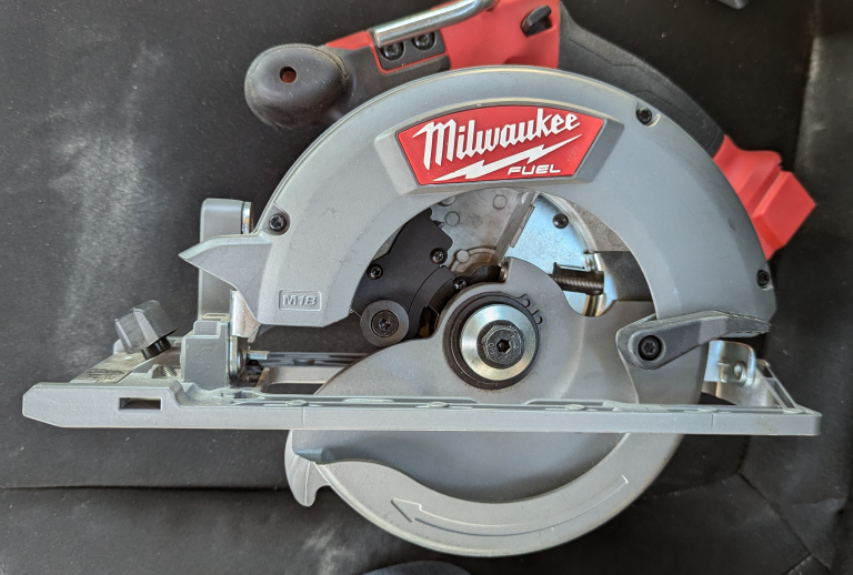 Milwaukee 18V FUEL 6-1/2 inch Circular Saw