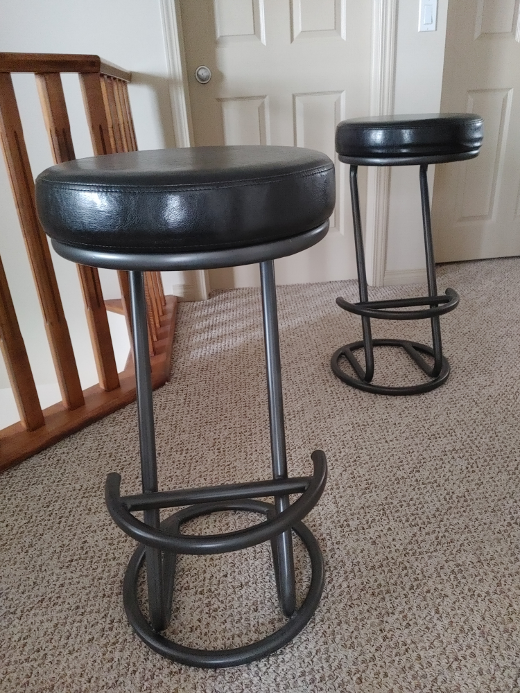 Unique design: set of 2 black tall Bar Stools - photo 4