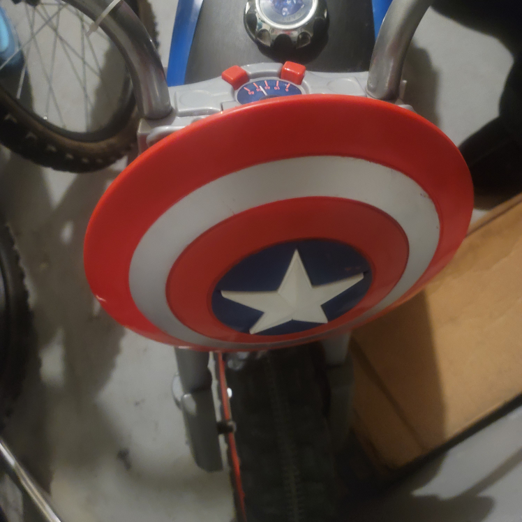 Captain America Huffy 12 Inch Bike - photo 2
