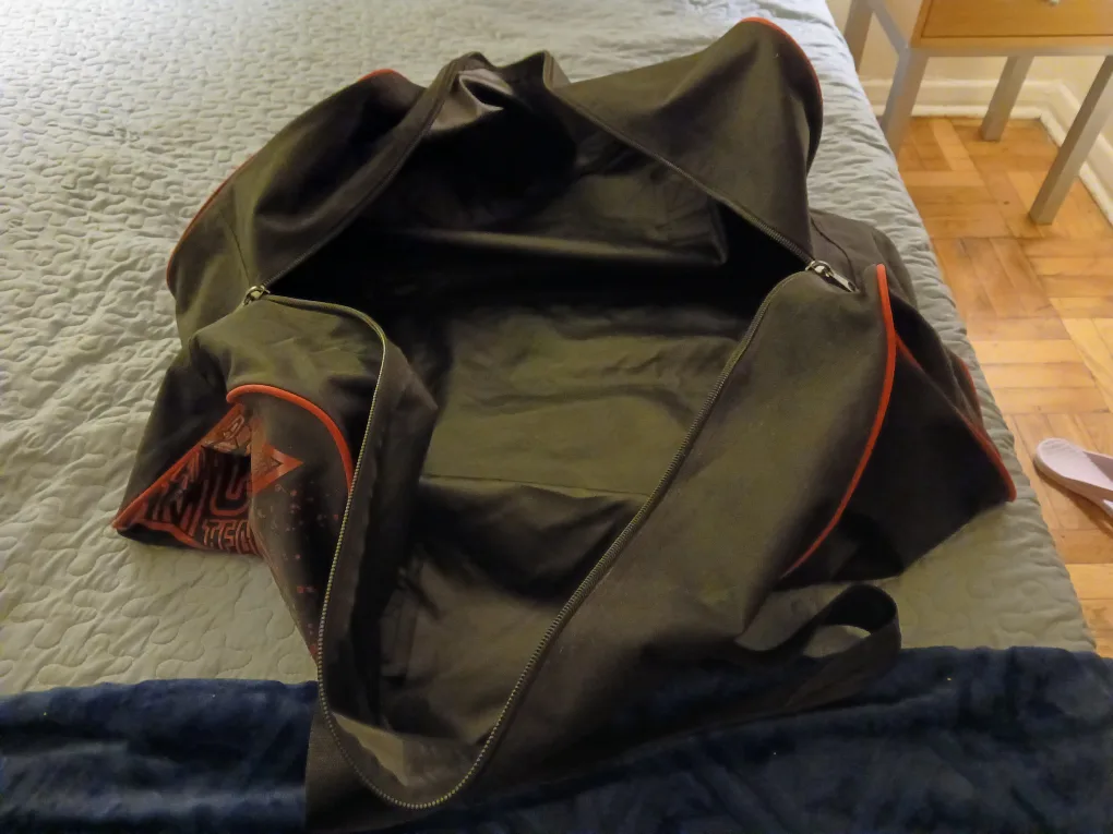 Team Canada Hockey Bag image indicator(3)