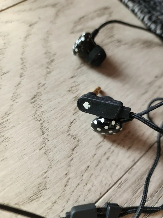 Kate Spade Black and White Polka Dot Earbuds #thriftypicks thumbnail