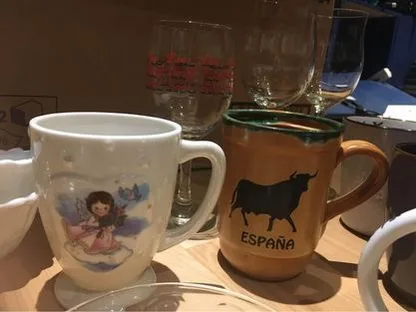 Lot of Mugs, Dishes, Glasses image indicator(5)