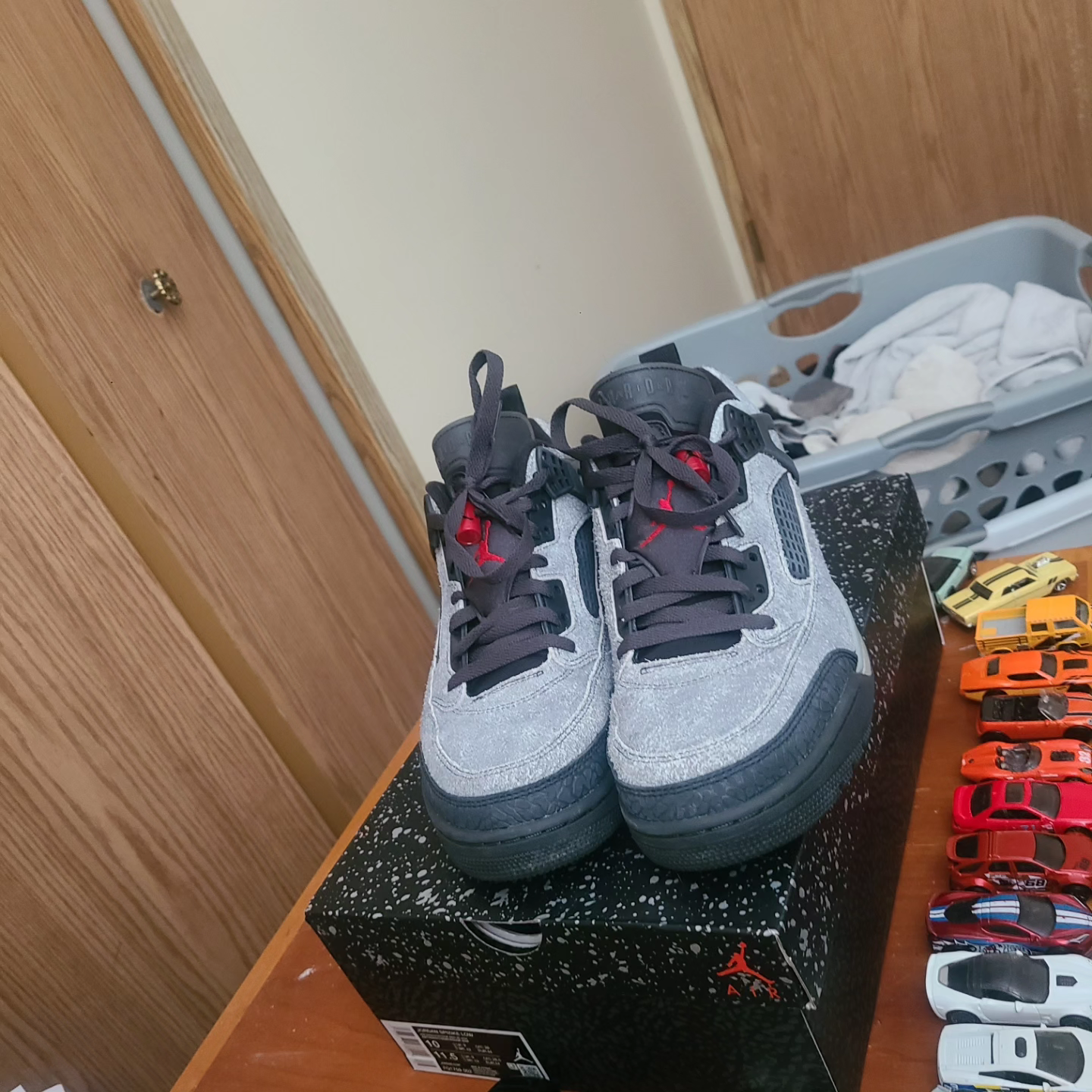 Air Jordan 4 Anthracite Gym Red-Blacks - photo 3