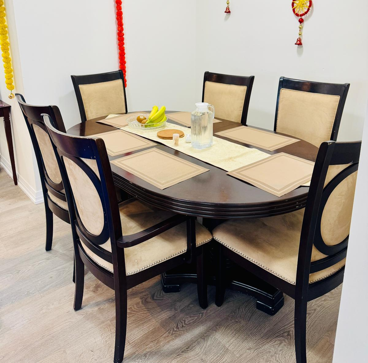 6 seater extendable Dining Table Set