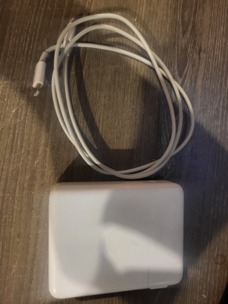 Apple 140W USB-C Power Adapter