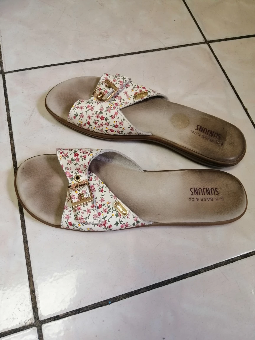 Floral Buckle Sandals size 11