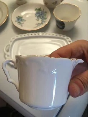 Vintage Teacups and Saucer Set image indicator(5)