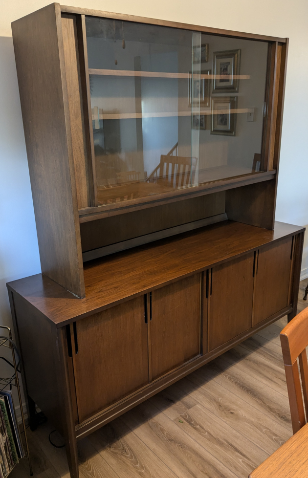 Vintage China Cabinet - photo 2