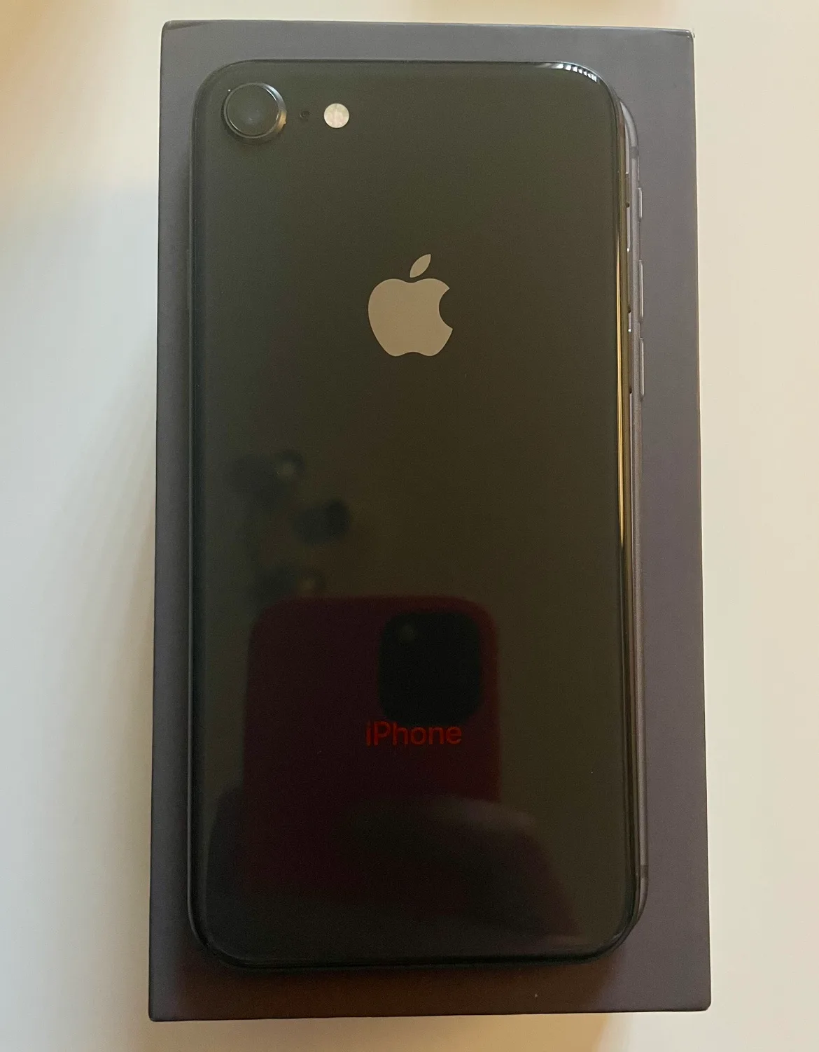 iPhone 8 Space Grey - Apple 64GB image indicator(3)