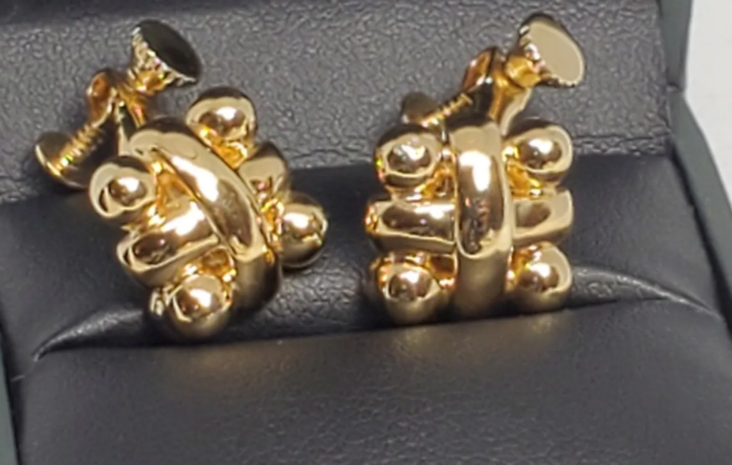 Vintage Gold Tone Clip On Earrings image indicator(5)