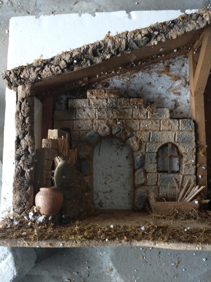 Wooden Nativity Stable image indicator(2)