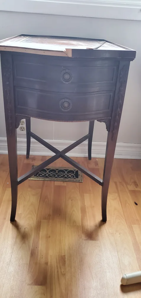 free Antique Drilcraft End Table need a little TLC #ThriftyPicks thumbnail