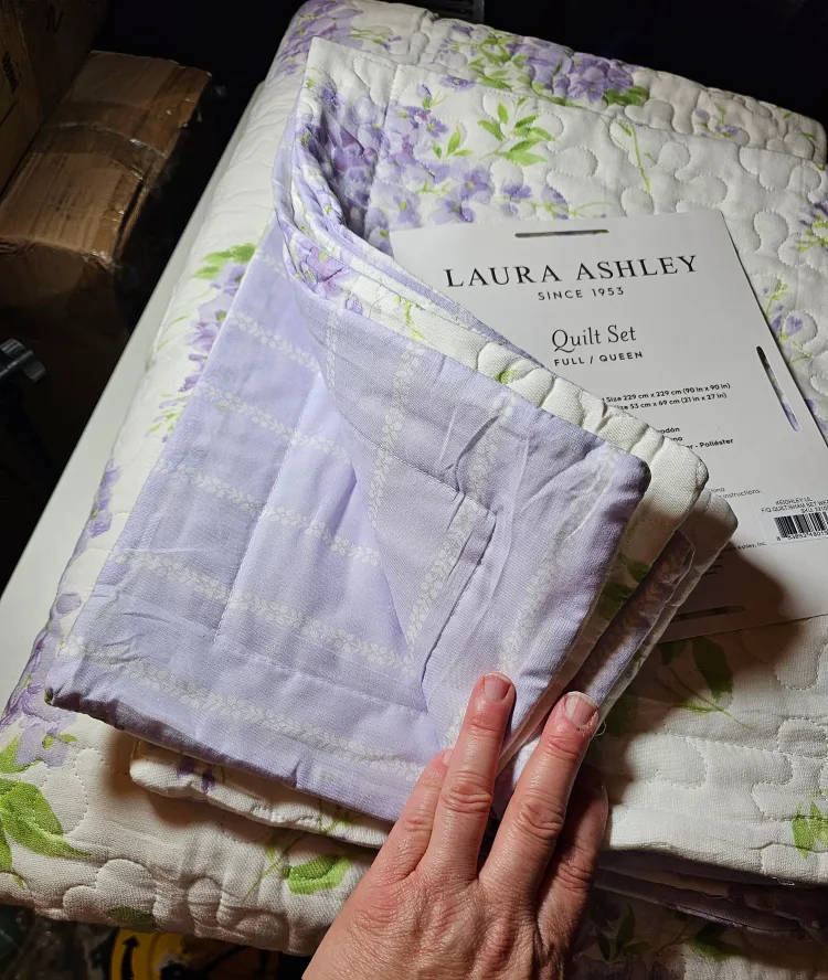 Laura Ashley Full/Queen Quilt Set image indicator(3)