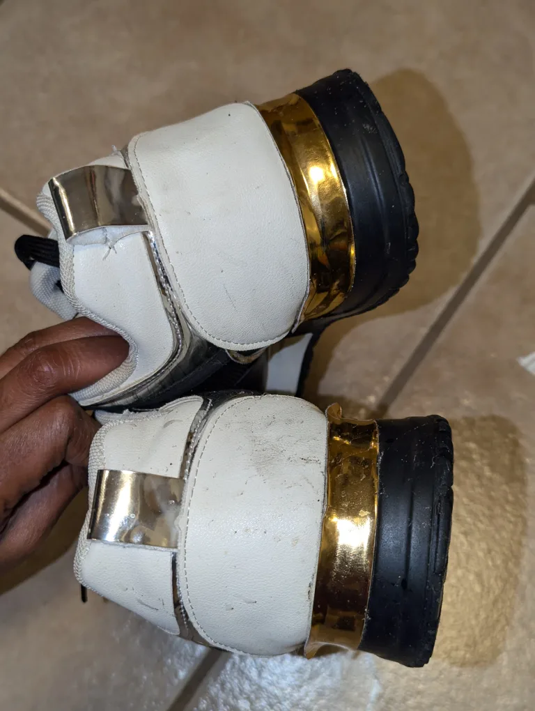 fashion running shoes image indicator(3)