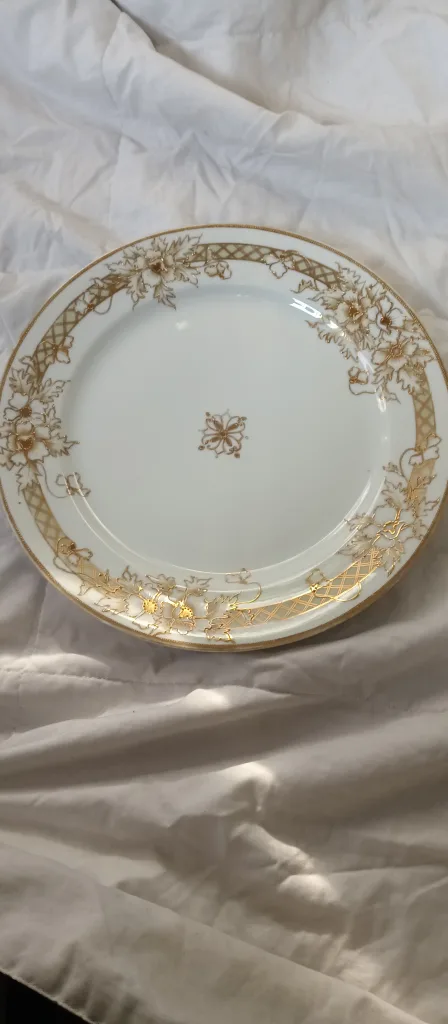 Vintage Nippon Floral Large Plater with Gold Trim image indicator(4)
