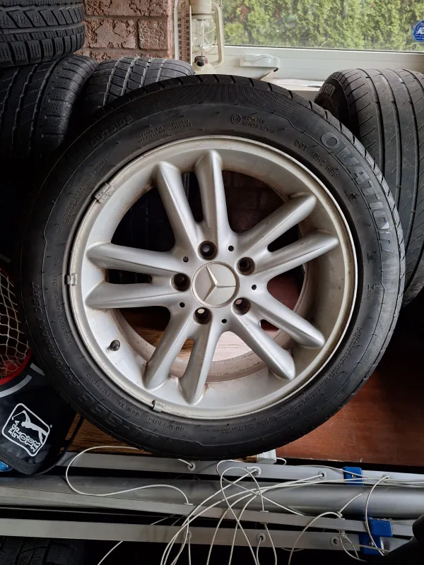 Mercedes-Benz 16" Alloy Wheel with Tire image indicator(2)