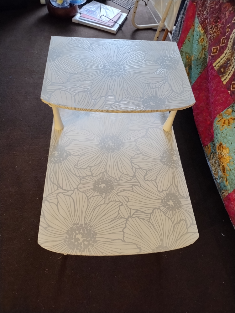"❤️"Vintage White Two-Tiered End Table - photo 2