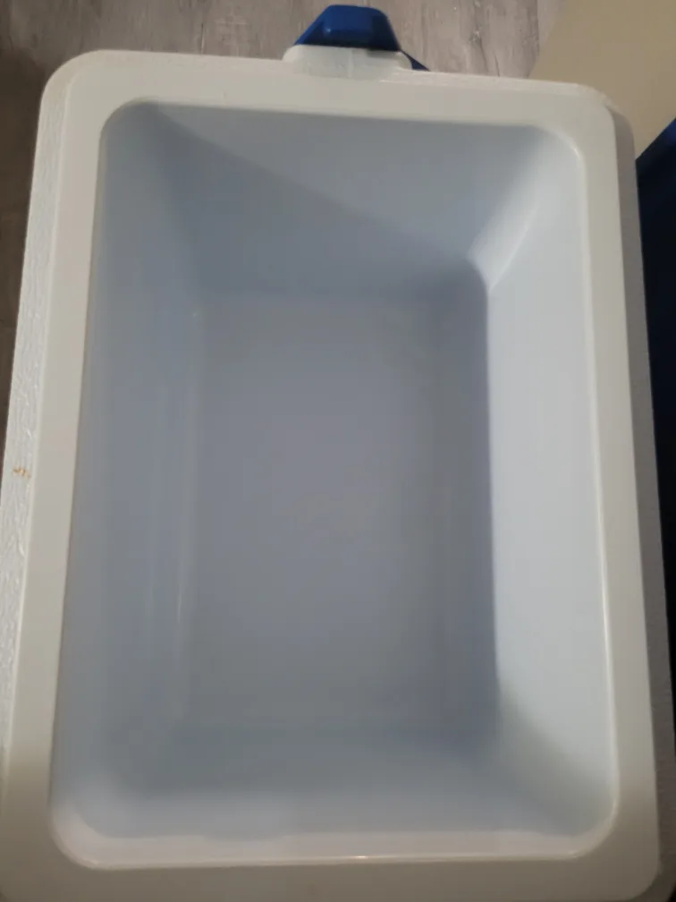 Rubbermaid Cooler, Ice Pack, Tumbler- image indicator(3)