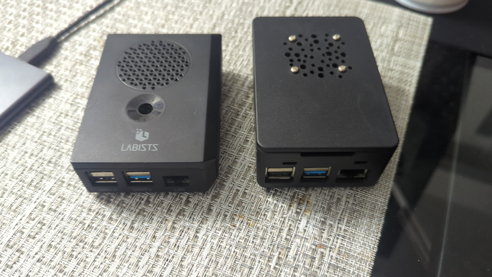 Raspberry Pi 4 with Case, Fan and Power Supply - photo 3