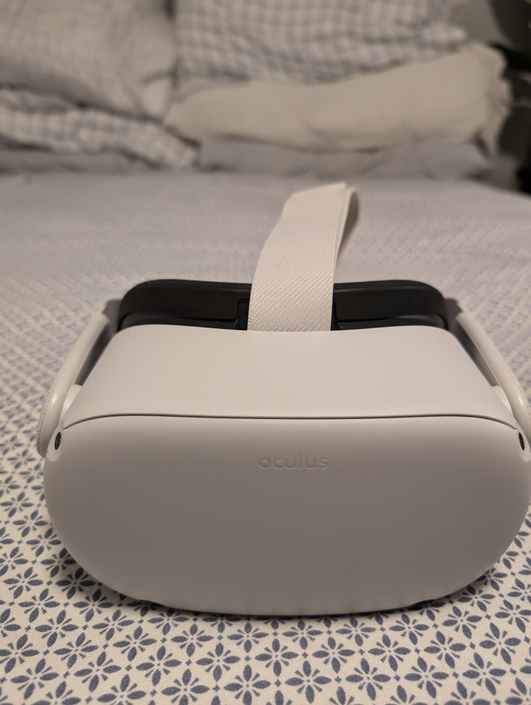 Oculus Quest 2 with Carrying Case