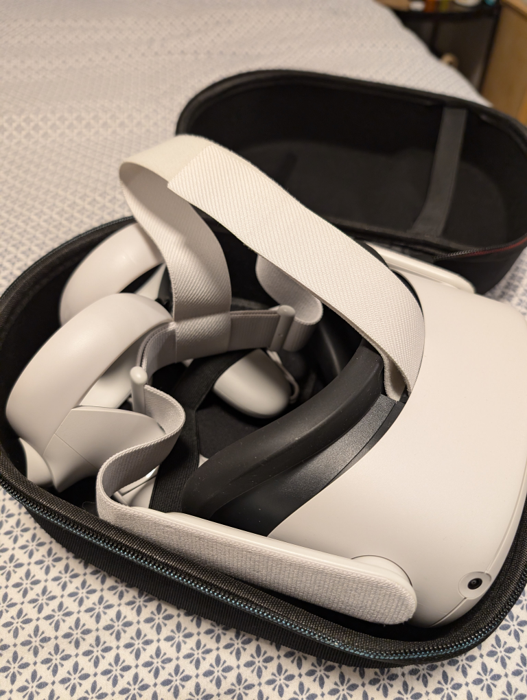 Oculus Quest 2 with Carrying Case - photo 2