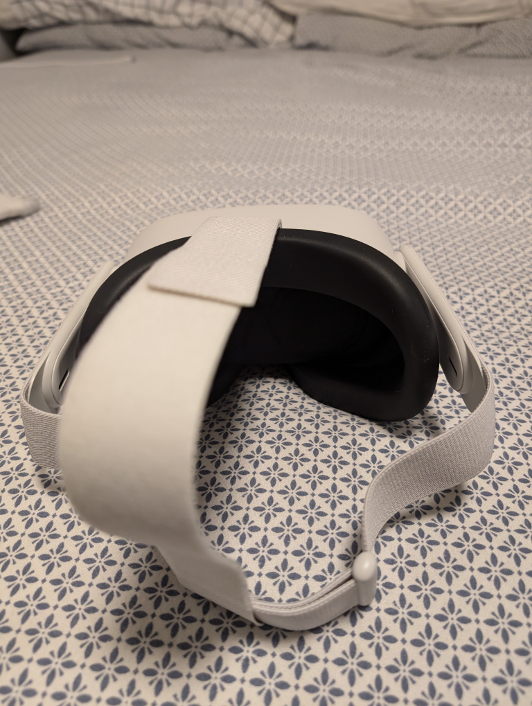 Oculus Quest 2 with Carrying Case - photo 3