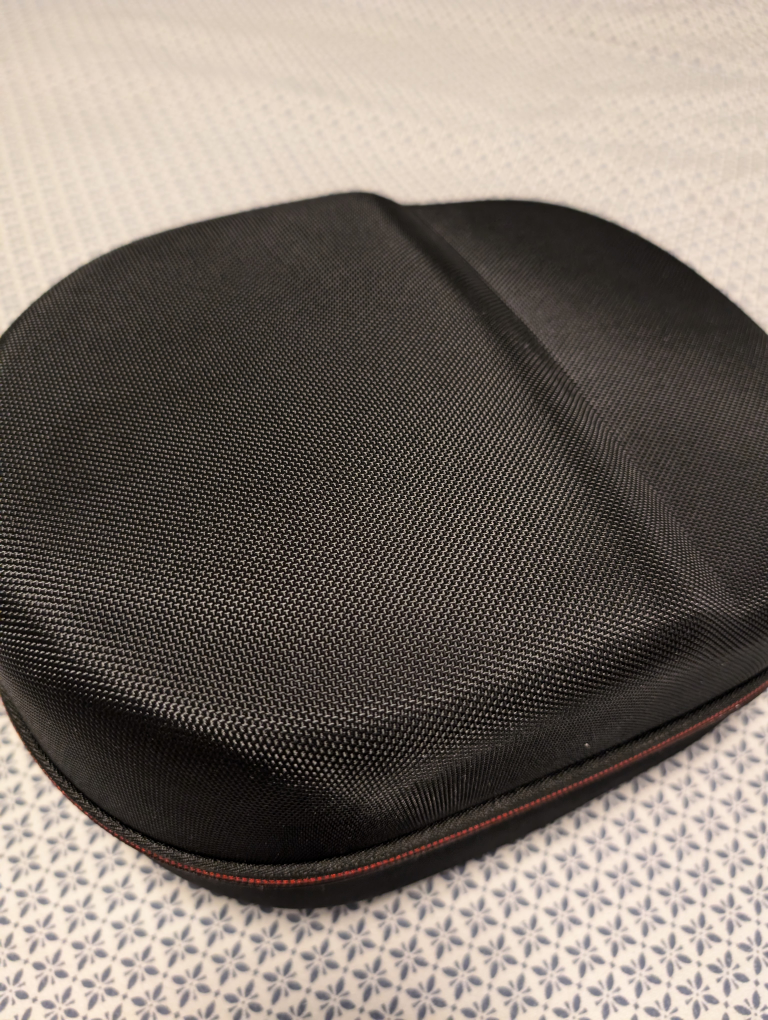 Oculus Quest 2 with Carrying Case - photo 5