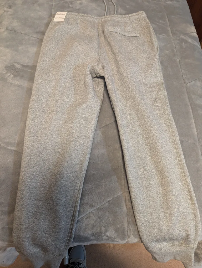 🧡 Nike sweatpants - Brand New - $113 in store image indicator(3)