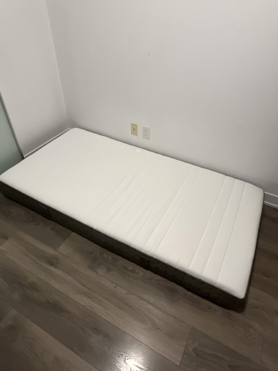 💖Moving Sale💖 [IKEA] Mattress Twin / sheet set included - photo 2