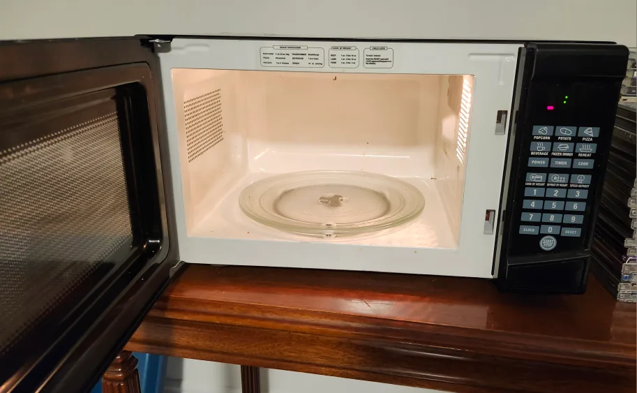 Good ol' Reliable microwave by RCA works great image indicator(4)