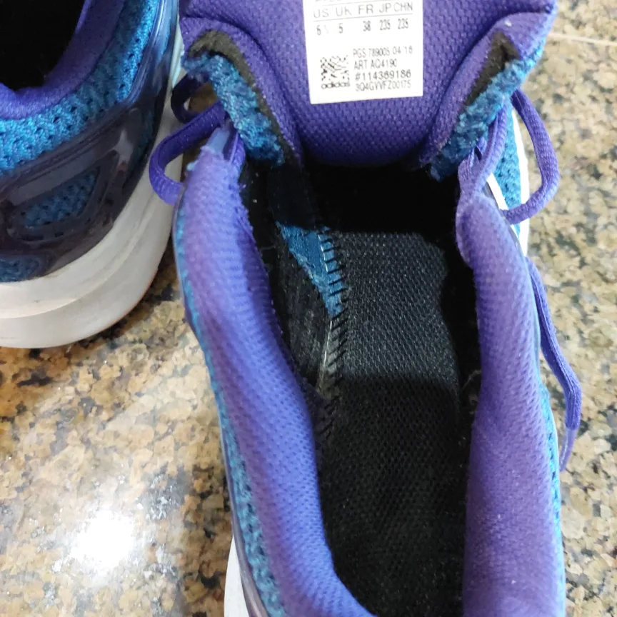 Adidas Women's Athletic Shoes Size 6.5 US image indicator(6)