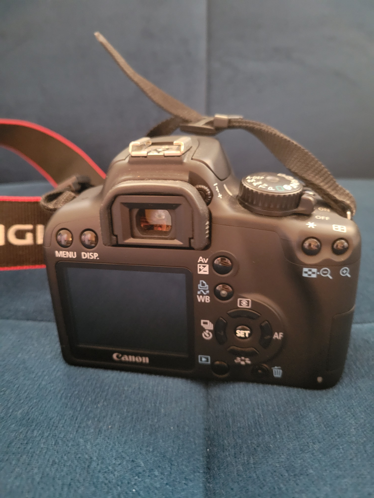 Canon EOS Rebel EFS 18-55mm - photo 3