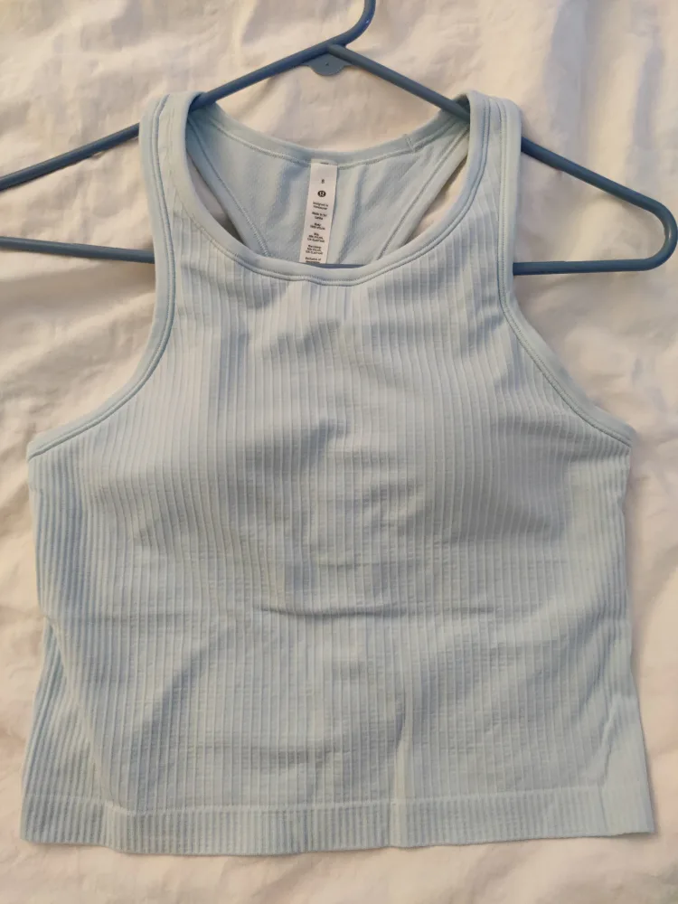 Lululemon Ebb to Street Cropped Racerback Tank Top size 8 thumbnail