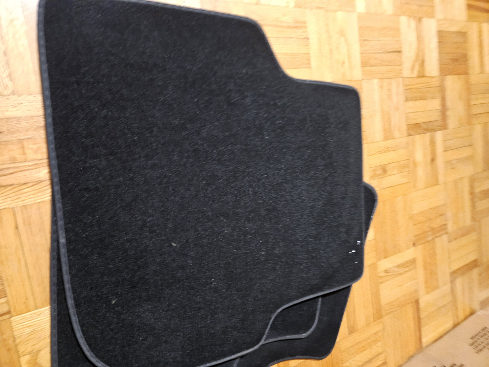 From Volkswagen Golf: Car Floor Mats - photo 3