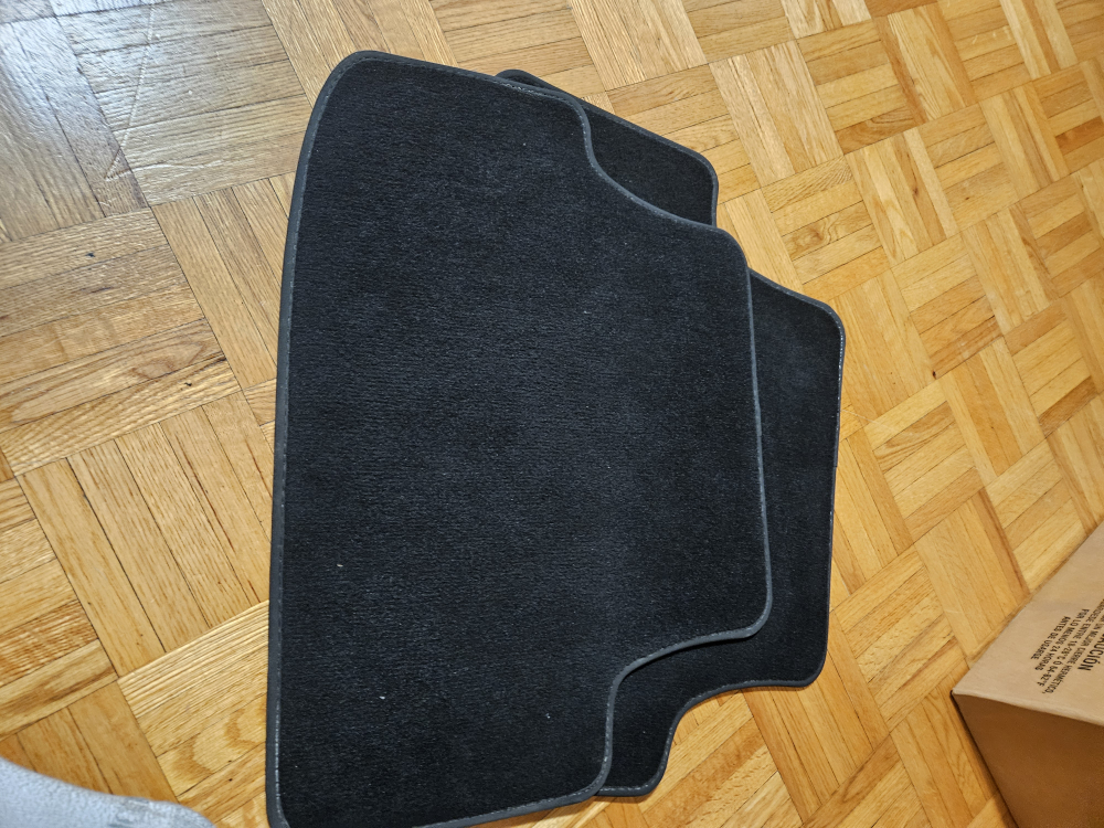 From Volkswagen Golf: Car Floor Mats - photo 4