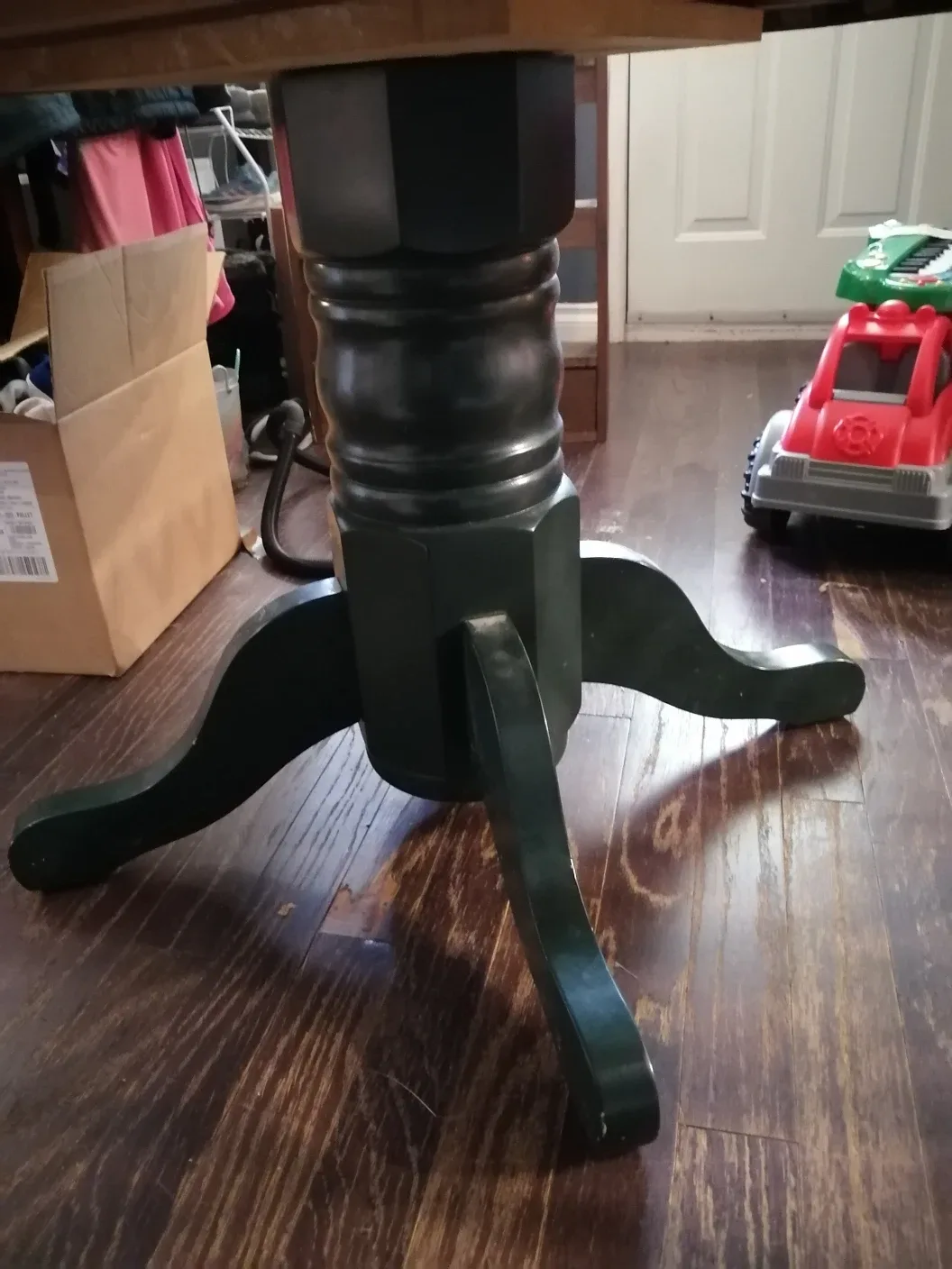 Green Tile Top Round Table image indicator(2)