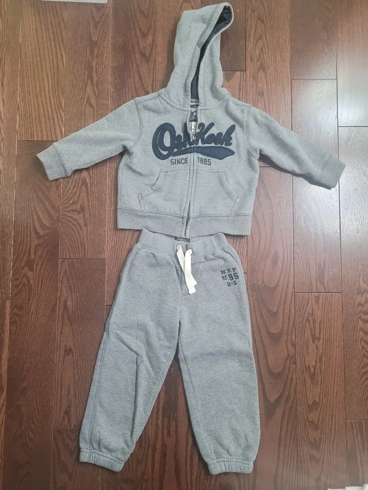 OshKosh B'gosh Toddler 2T Grey Sweatsuit and Pants image indicator(4)