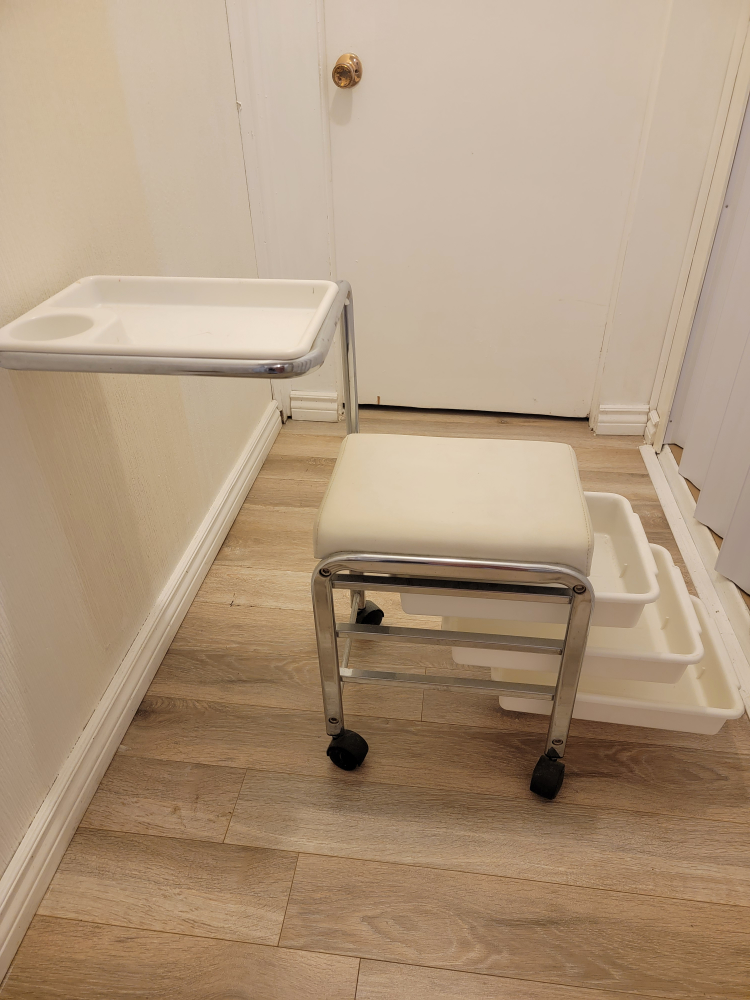 Salon Trolley with Stool and Drawers - photo 4