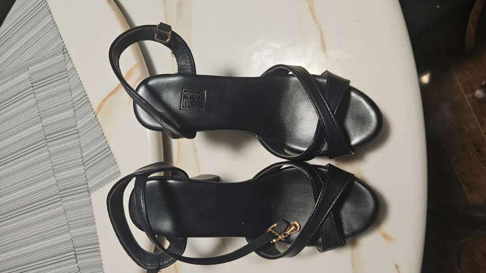 ladies shoes thumbnail