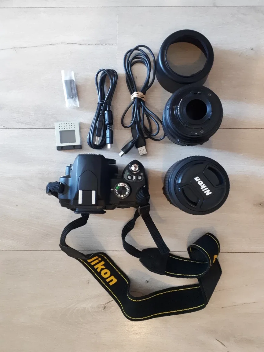 Nikon D60 Digital SLR Camera Kit with Lenses and Accessories image indicator(2)