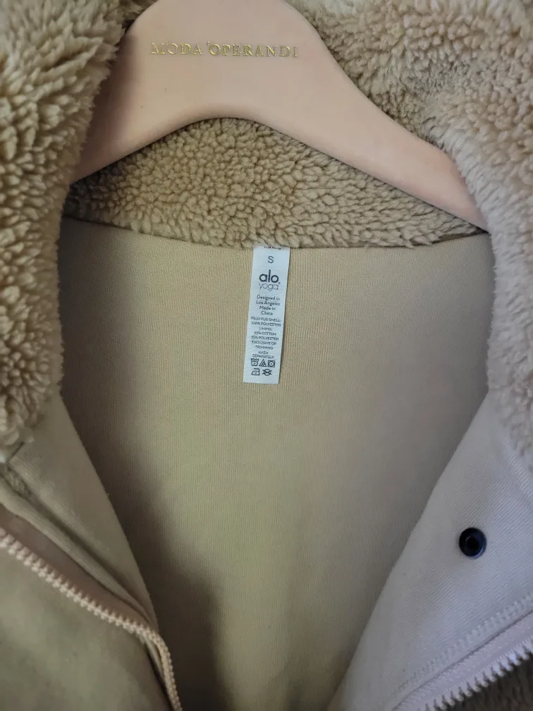 Alo Yoga Teddy Fleece Jacket image indicator(4)