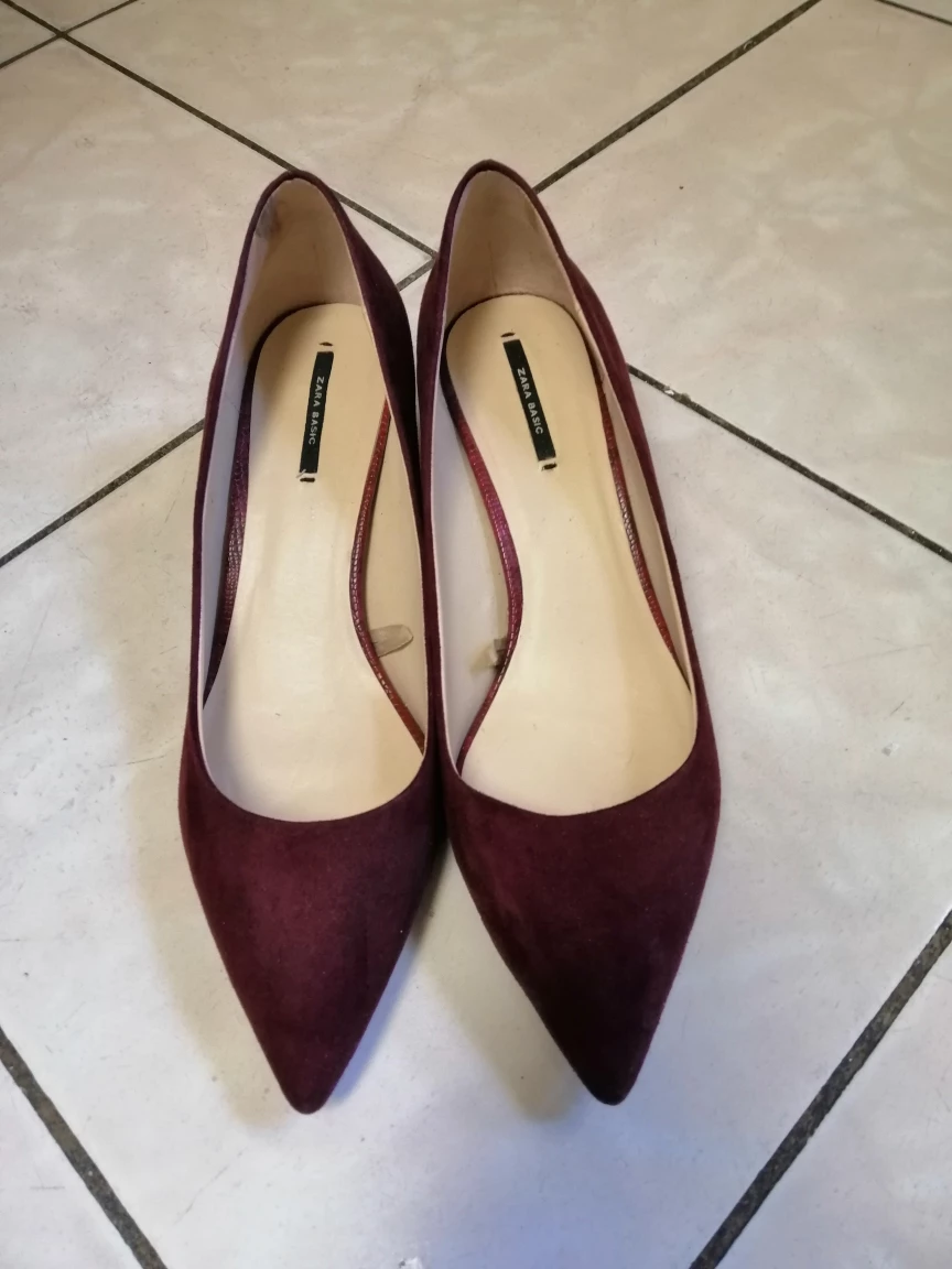 Zara Basic Burgundy Suede Kitten Heel Pumps