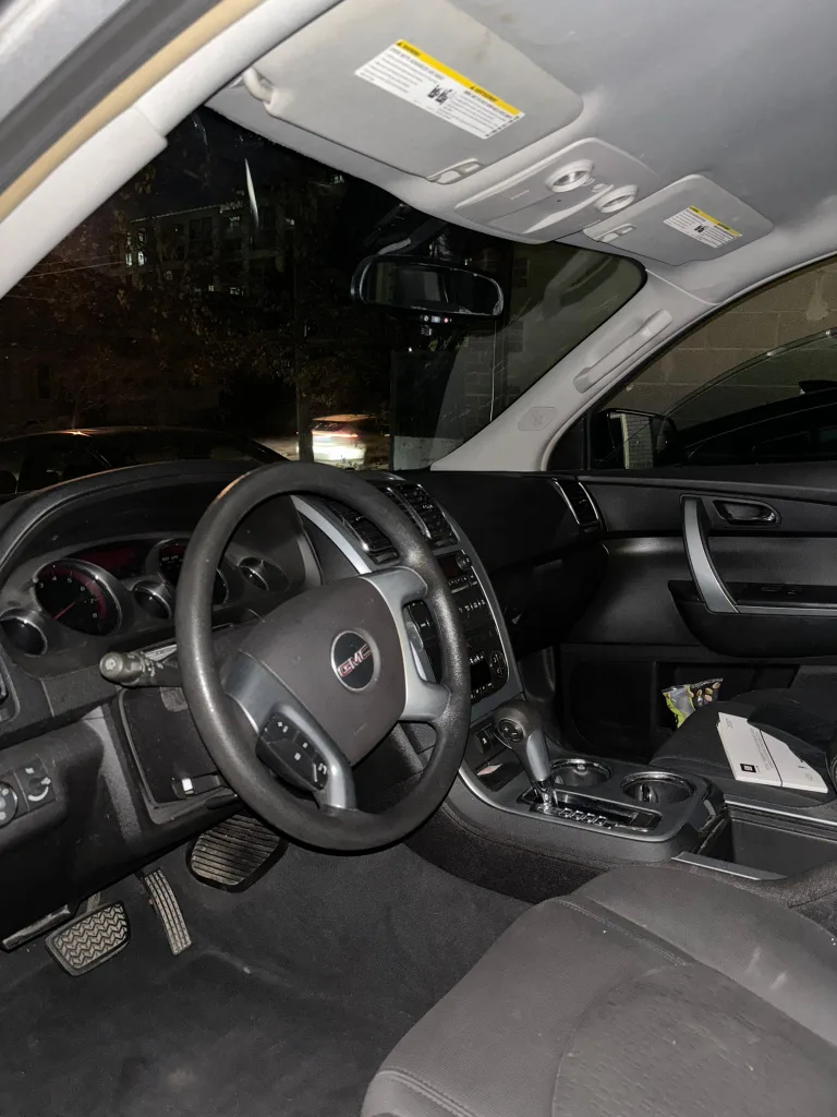 GMC Acadia image indicator(8)