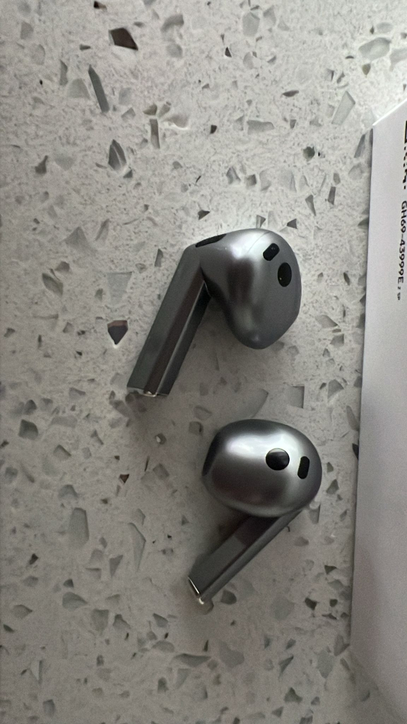 Samsung Galaxy Buds3 Wireless Earbuds - Graphite - photo 3