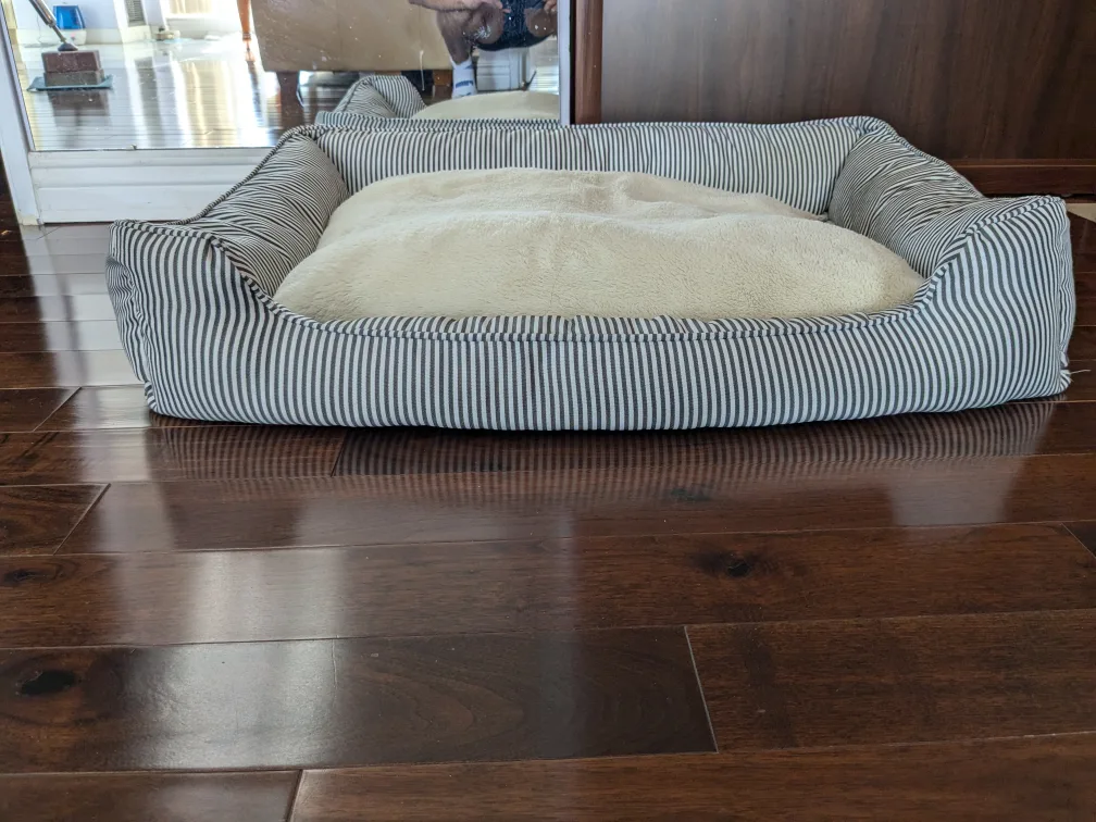 Pet Bed for Dogs or Cats image indicator(2)