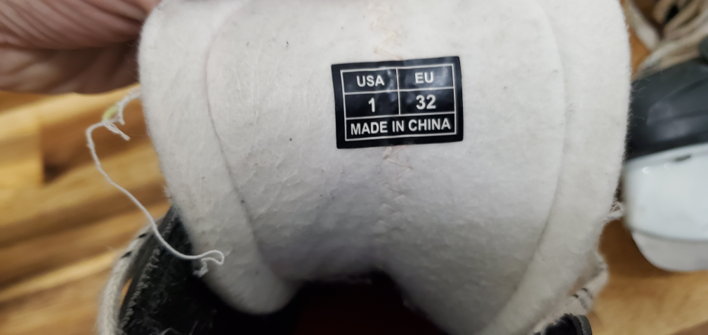 CCM Hockey Skates Size 1 - photo 3