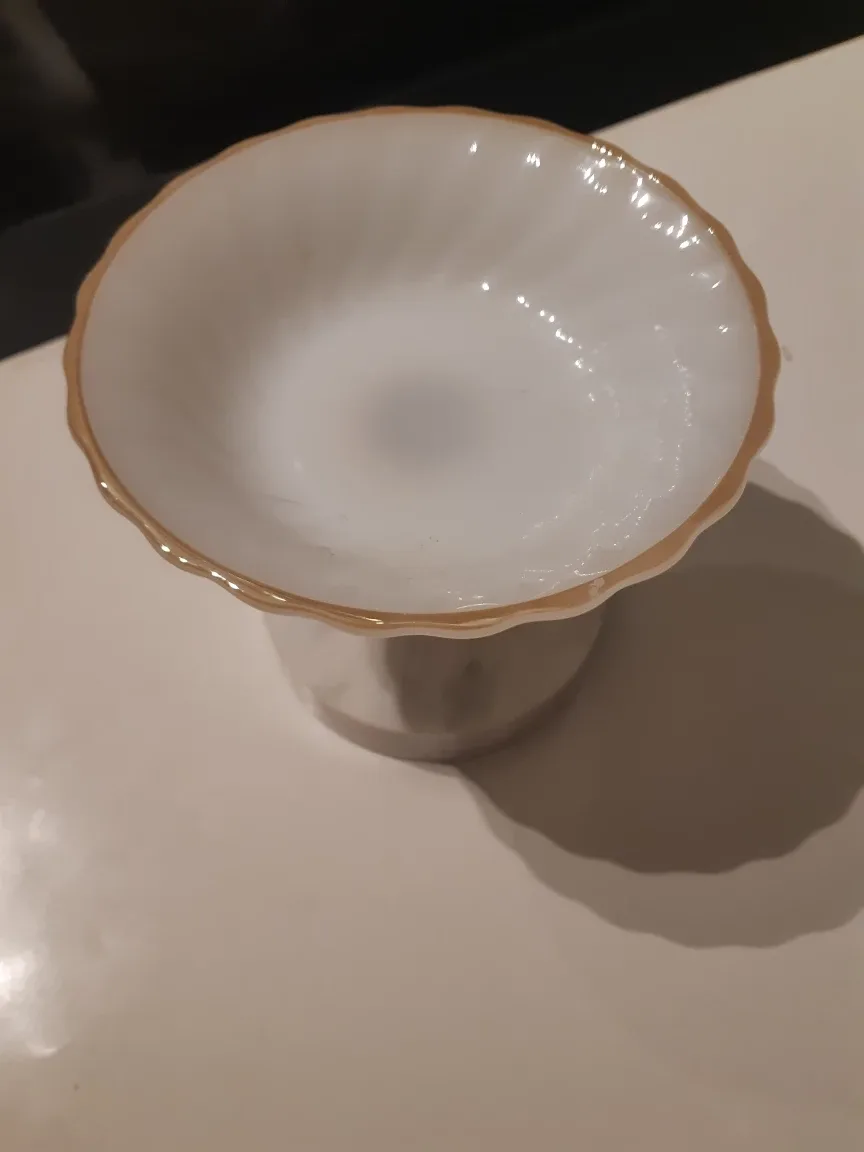 New white marble pedestal bowl $20. Art decorative bowl $20. image indicator(3)