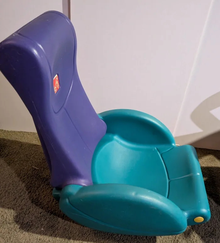 Step 2 - Child's/Tween Folding Rocking Gaming Chair image indicator(2)