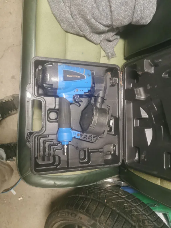 Mastercraft 18 Gauge roofing nailer image indicator(2)